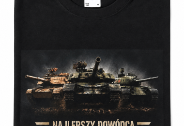 Czarna koszulka z nadrukiem czołgów